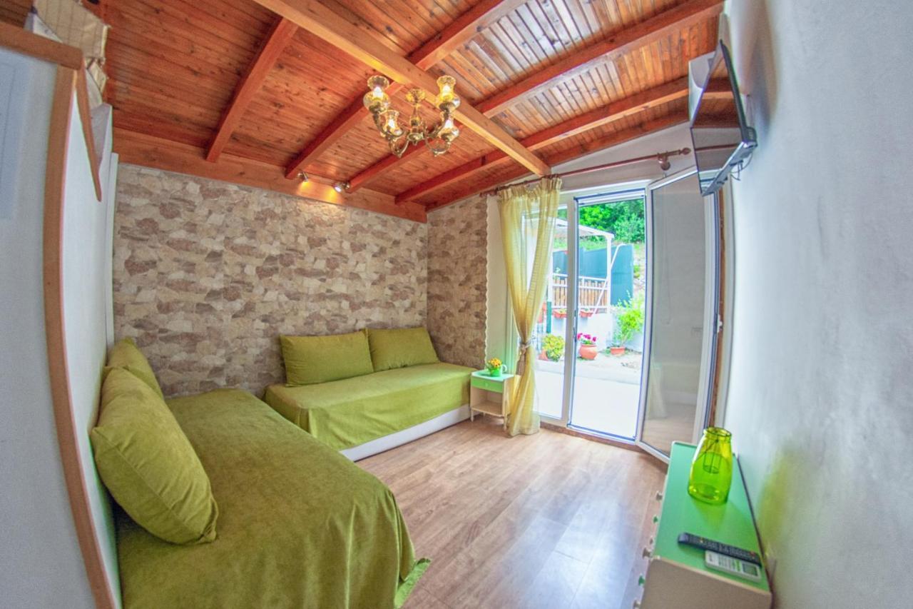 Aliki Apartments باليوكاستريتسا المظهر الخارجي الصورة