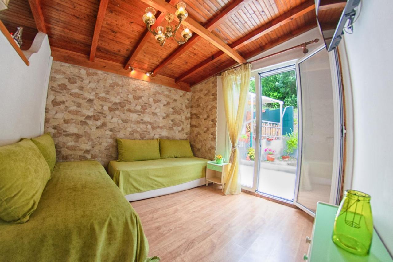 Aliki Apartments باليوكاستريتسا المظهر الخارجي الصورة